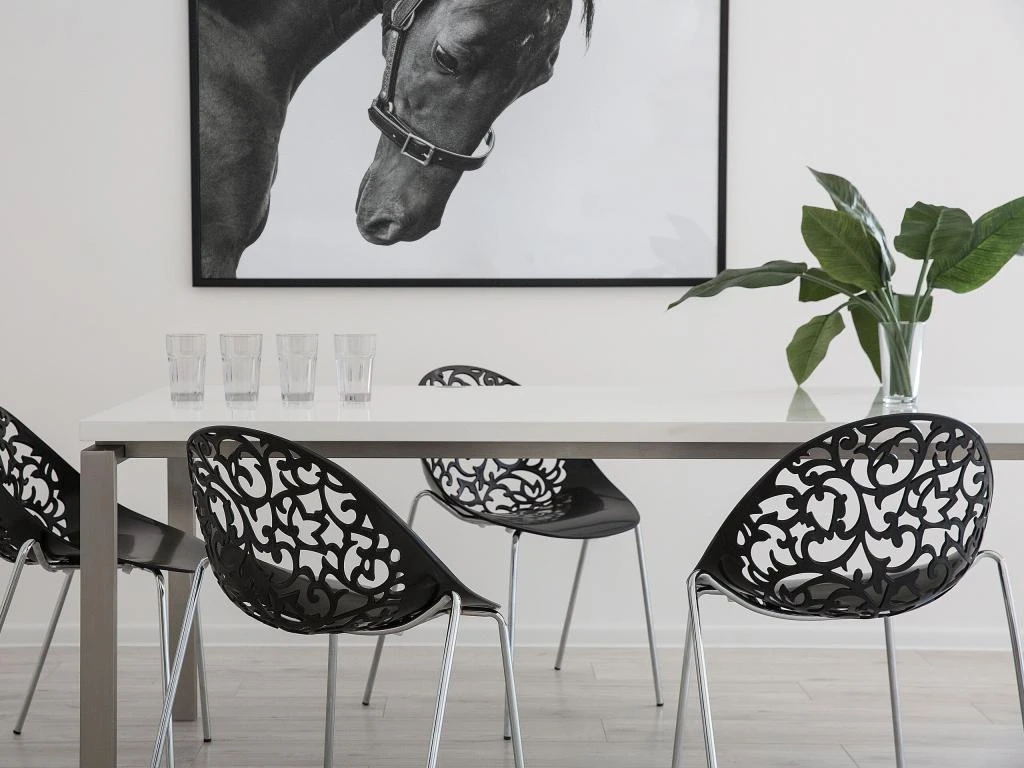 Ensemble De 4 Chaises Noires MUMFORD 2 Ensemble De 4 Chaises Noires MUMFORD – Image 2